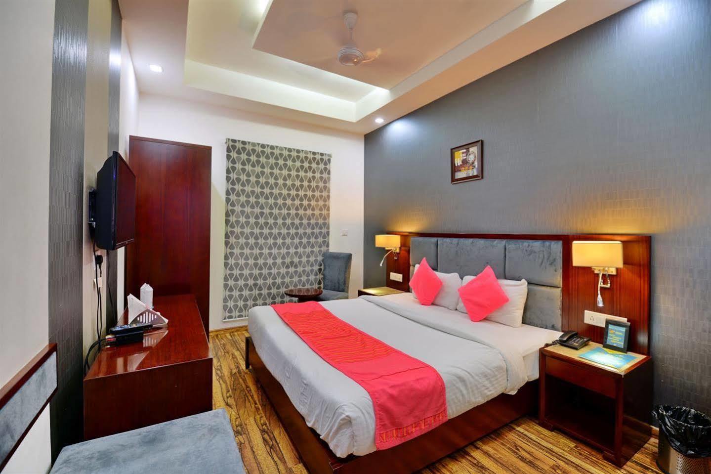 Hotel Prem Plaza Karnal Exterior photo
